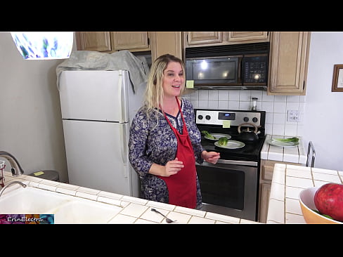 ❤️ Stepmom milking him in the kitchen before his date. ❤️❌ Sex at en-gb.assistentai.ru ️❤